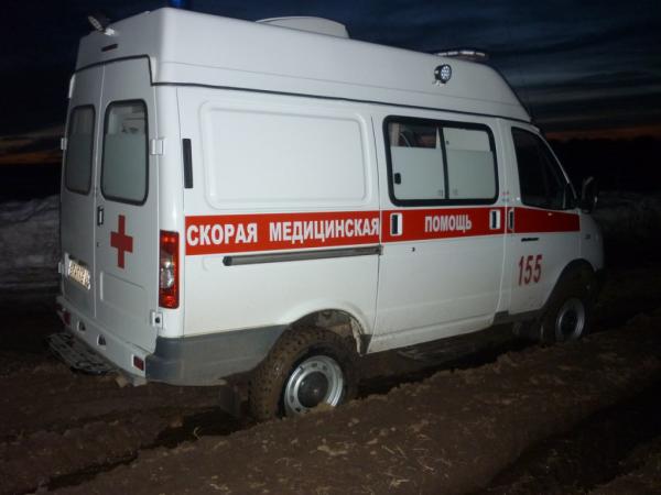 «Скорая помощь» застряла в грязи по пути в больницу на Ставрополье